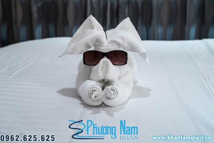 kiểu gấp khăn tắm con chó