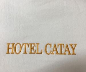 Khăn tắm thêu logo hotel catay